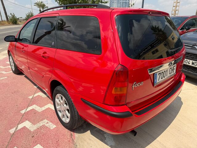 FORD FOCUS GHIA ESTATE 1.6 PETROL SPANISH LHD IN SPAIN 101000 MILES SUPERB 2003